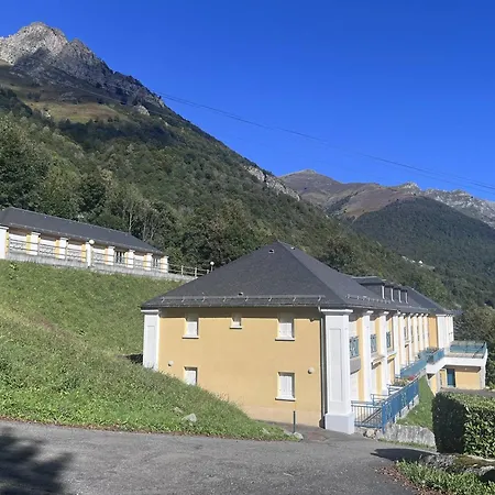 Avec Terrasse Et Parking, 2 Chambres, Au Coeur Des Montagnes - Fr-1-812-90 Cauterets
