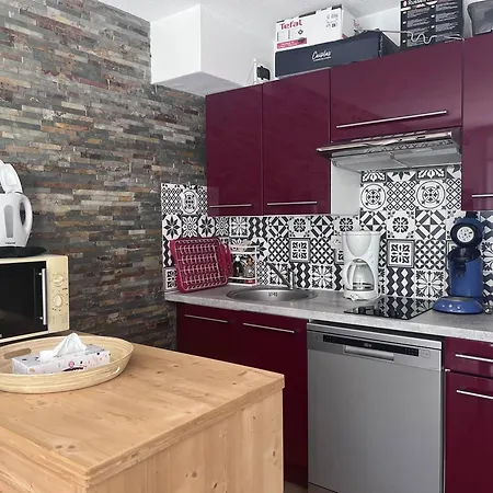 Avec Terrasse Et Parking, 2 Chambres, Au Coeur Des Montagnes - Fr-1-812-90 * Cauterets