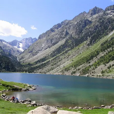 Avec Terrasse Et Parking, 2 Chambres, Au Coeur Des Montagnes - Fr-1-812-90 Cauterets