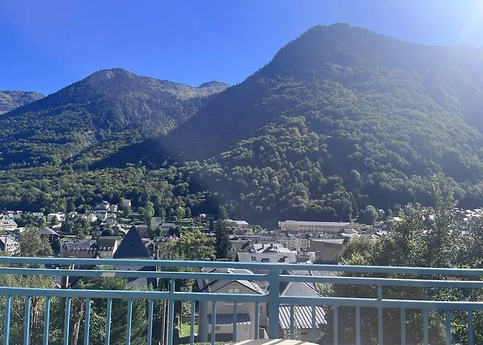 Apartment Avec Terrasse Et Parking, 2 Chambres, Au Coeur Des Montagnes - Fr-1-812-90 *